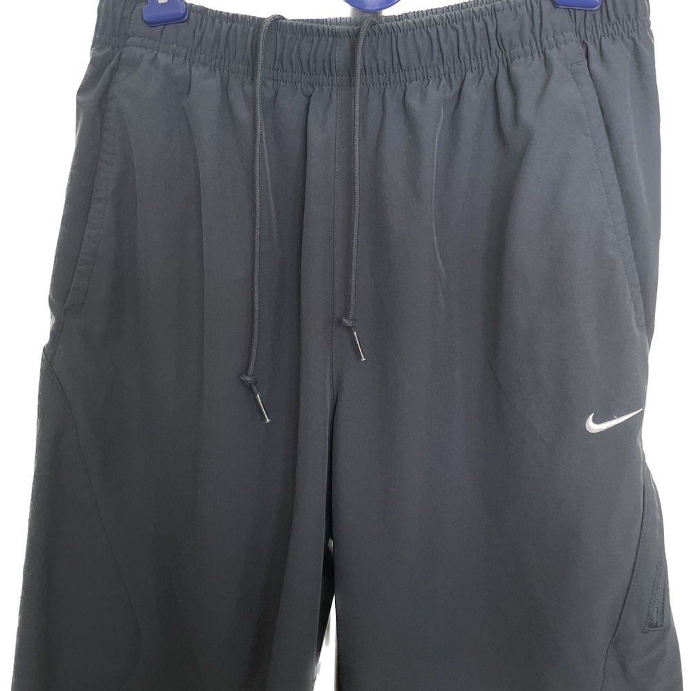 Nike Sportswear Men's Woven Black Shorts W/Zip Phone Pocket
